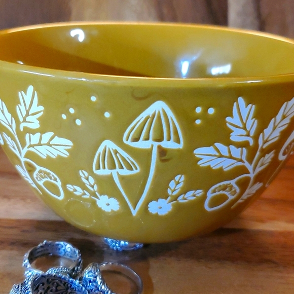 Ceramic Trinket or Snack Dish - Picture 4 of 4